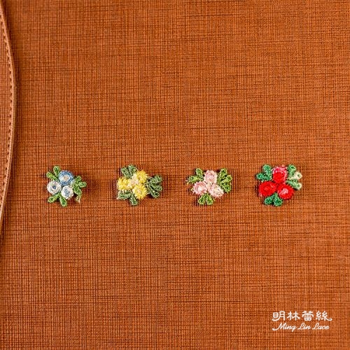 三朵A花朵蕾絲-甜美可愛日系粉心綠草花片-長約1.5公分-單朵