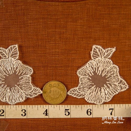 左右花朵蕾絲-日系手作日式花朵花片-長約7.5公分-一對