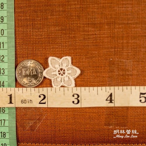 花朵蕾絲-甜美可愛日系白色花朵花片-長約2.5公分-單朵